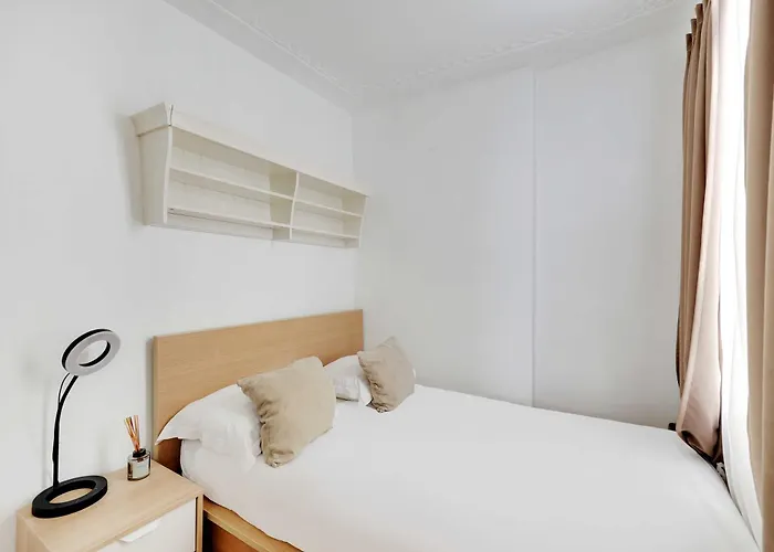 Charming 1br 2p - 4th Lägenhet